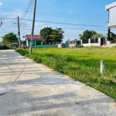 mua hơn 600tr h bán lỗ 200, đất ngay sau lưng uỷ ban xã. đường oto