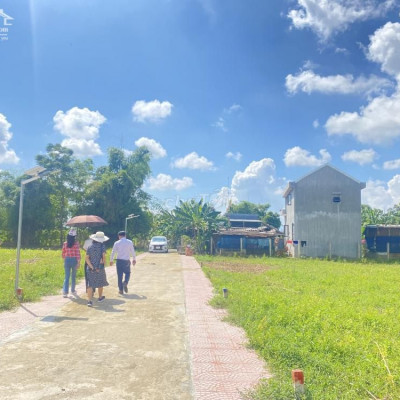 Cần bán lô đất Đại Lộc Sát Chợ Phú Hương Giáp TT Ái Nghĩa 6p chỉ 2xxtr