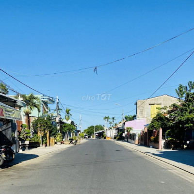 Bán gấp 145m2 - đường 10.5m cạnh UBND Thị Trấn Nam Phước