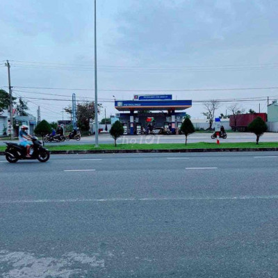 cần bán nhanh nhà 3 tầng mặt tiền Trần Hưng Đạo diện tích lớn