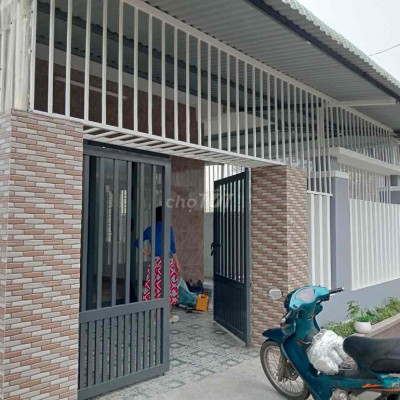 Chính chủ bán nhà 2 tầng mới xây sau lưng trường DH Nội Vụ