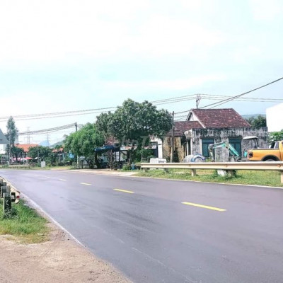 Đất trung tâm xã Đại Hiệp , sát quốc lộ cách Đà Nẵng 500m