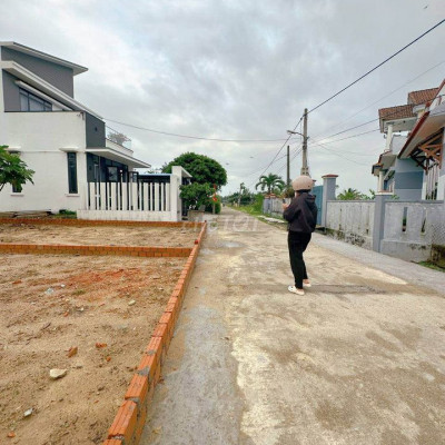 Giảm sâu hai lô đất liền DT 240m2 đường 7m5 ngay trung tâm thị trấn