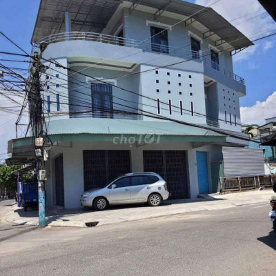 Bán gấp nhà 3 tầng, kiên cố giá rẻ kg đâu rẻ bằng. Gần chợ TP tam Kỳ