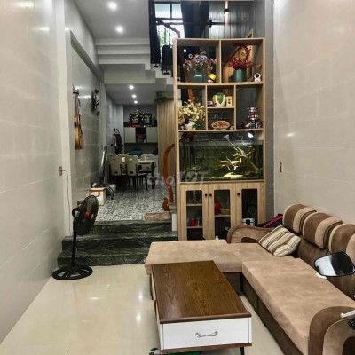 Nhà 4 tầng, mặt tiền đường 13,5m, đường Hồ Xuân Hương