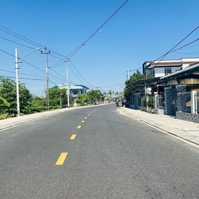 Bán gấp 120m2 cạnh sân Vận Động Chợ Chùa - đường QH 7.5m