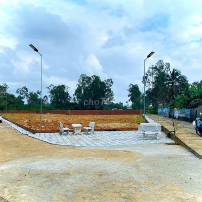 Quá sụp!!! Lô giành cho khách sẵn tiền. 166m2, 3mt đường nhựa