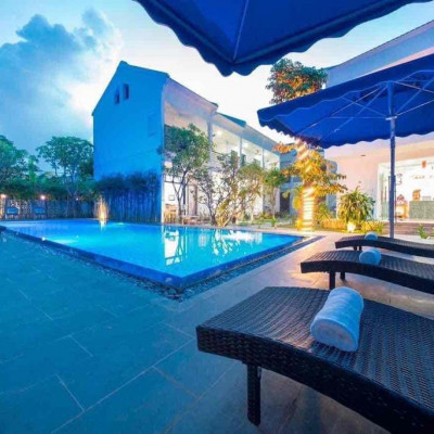 Thuê villa hồ bơi Hội An dài dạn