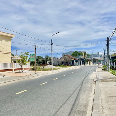 Thanh lý tài sản trả nợ ngân hàng ra nhanh lô đất 210m2 sát cạnh chợ