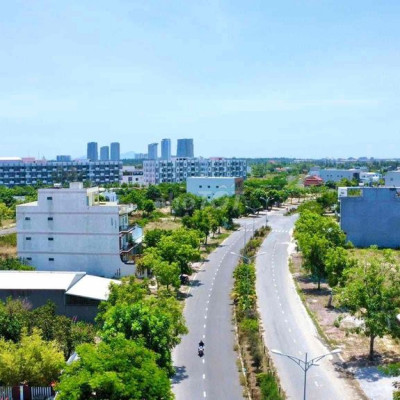 Ngay cổng chợ 6 x 28,1m giá chỉ 1,8 tỷ