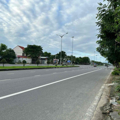 Bán nhà mặt tiền Trần Hưng Đạo giáp ranh Đà Nẵng