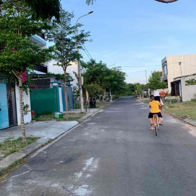 Đất MT đường Lương Như Bích,trung tâm Tp. Sạch đẹp. cần bán nhanh