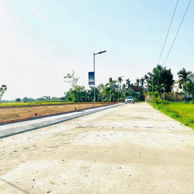 Toàn bộ đất ở 150m2, nở hậu ngay trung tâm thị trấn