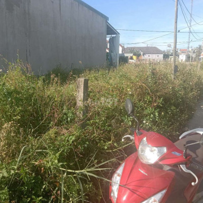 Đường ô tô vào dc đối diện chợ điện nam bắc sát 2 trường hoc