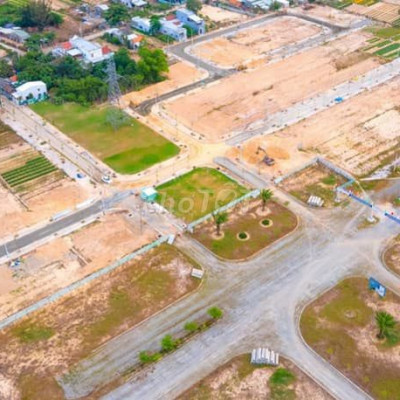 Bán Gấp lô biệt thự ngang 14m giá chỉ 700tr, gần chợ, đất ở đô thị