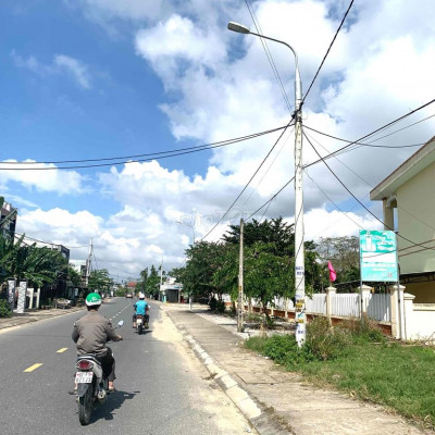 2 lô biệt thự 210m2+ Lô 145m2 sát CHỢ đường QH 10m5 690 triệu Sẵn SỔ