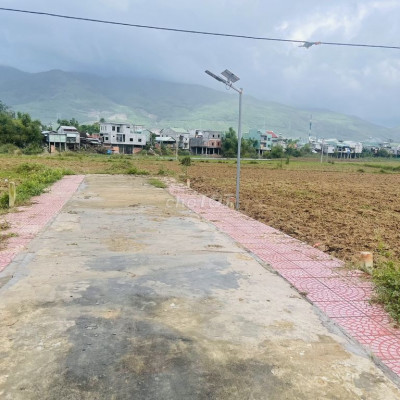 CC cần bán 234m2 đất thổ cư đã có sổ, giá chỉ 2,4TR/m2, đường oto 4m