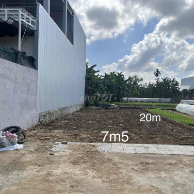 Đất ngay mặt tiền thị trấn Ái Nghĩa (7.5x20) có sổ giá tốt