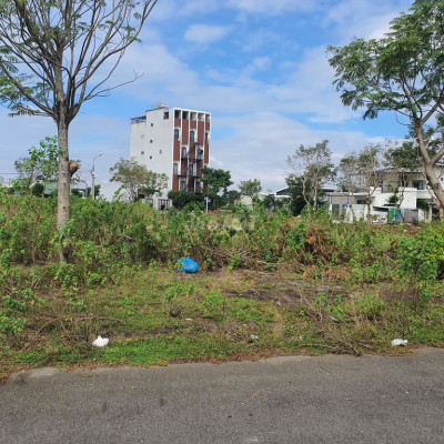 Bán đất đường Đào Tấn đối diện công viên thông qua đại học FPT