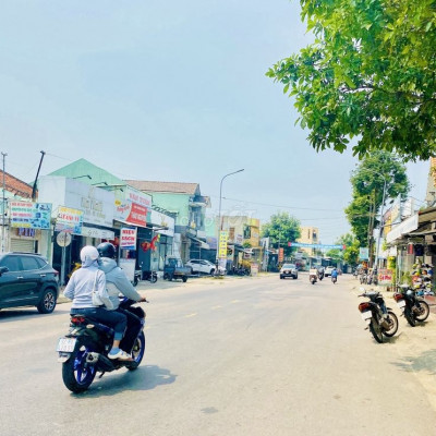 Bán gấp mặt tiền đường Hùng Vương KD buôn bán sầm uất