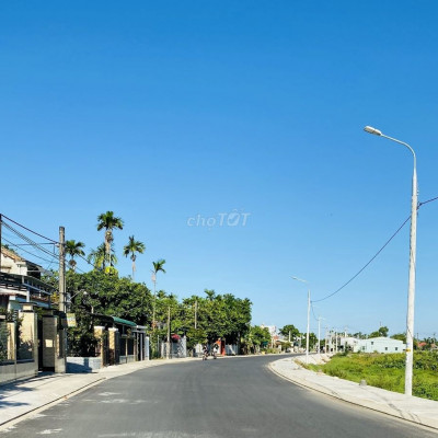 Mặt tiền KB buôn bán 10.5m sát cạnh chợ - Cạnh sân vận động chợ chùa