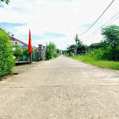 BÁN LÔ ĐẤT 215M2 NGANG 9M SÁT DT 605 CHỈ 590 TRIỆU