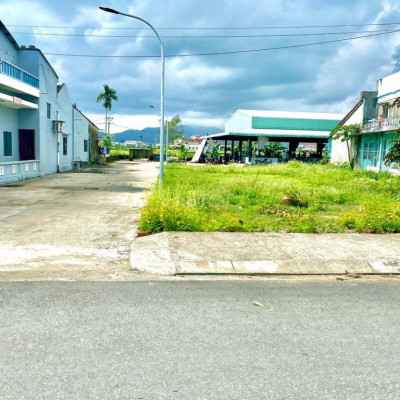 Lô 2 mặt tiền 372m2 đường QH 9.5m trung tâm thị trấn Nam Phước giá 7xx