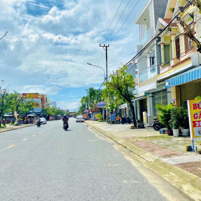 Cần tiền trả nợ cần bán gấp 210m2 phù hợp xây trọ, giá 700tr, gần chợ