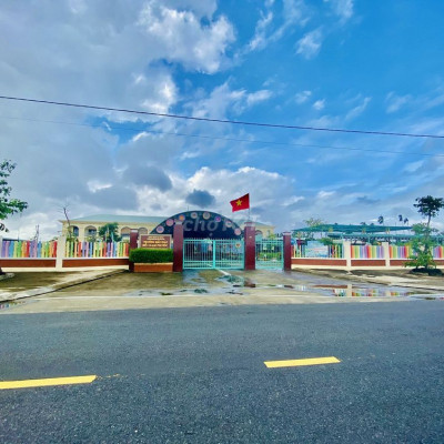 Bán gấp lô biệt thự 201m2 đất ở đô thị ngay cạnh Chợ - Sân Vận Động