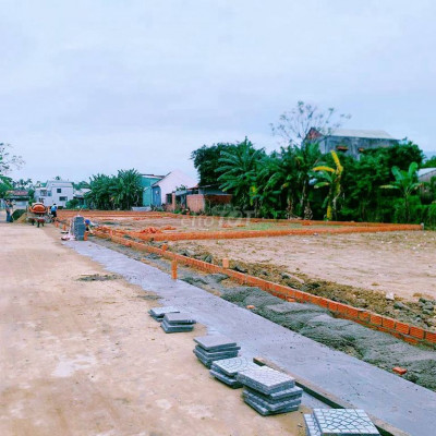 chủ bán lỗ hơn 400tr lô đất trung tâm thị trấn