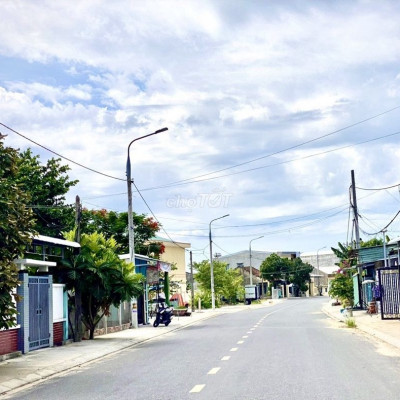 Bán gấp lô đất cách chợ chỉ 50m sau lưng UBND Thị Trấn Nam Phước