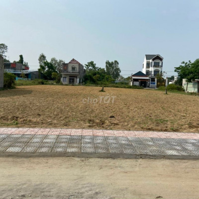 Bán 2 lô góc, ngang 8m, Gía 1 tỷ180,Nam Phước Quảng Nam. Sẵn sổ đỏ.