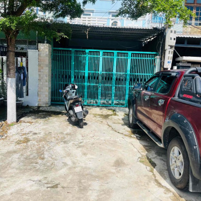 cần bán nhà trục chính đường Dũng Sĩ Điện Ngọc