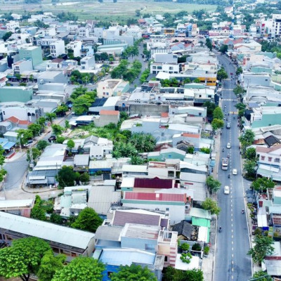 Cạnh đường Hùng Vương cách ngã ba Nam Phước chỉ 500m