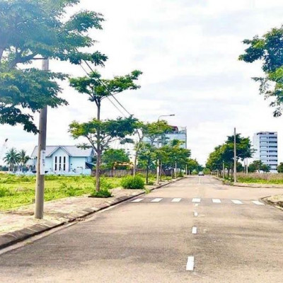 Cắt lỗ lô green đối lưng đường 27m. Cách sông 50m