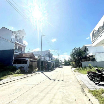 Ngay ngã ba Nam Phước đường lớn 210m2 tách làm 2 sổ 7xx triệu