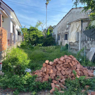 chính chủ cần bán lô đất kẹp giữa