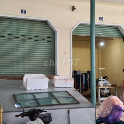 Cần sang hai lô kiot chợ điện ngock