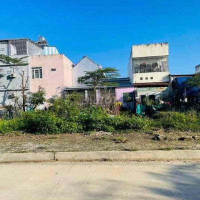 Lô biệt thự 330m2 bên cạnh Khu phố Chợ Nam Phước MT đường lớn 1ty2xx