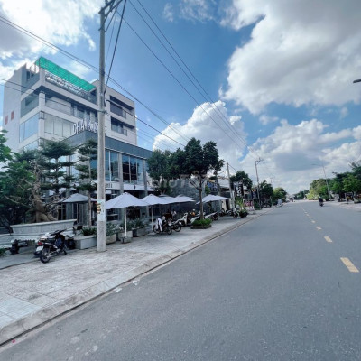 Sụp hầm lô sát mặt tiền chợ_ven Đà Nẵng_view sông_ khợp nối với QL1A_