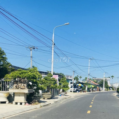 Đất Đô thị,biệt thự nhà vườn ngang 11m, gần chợ trường học, sát QL1A