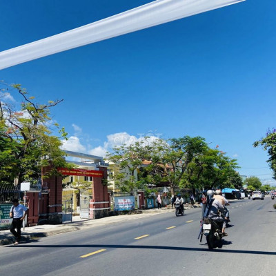 Bán 2 lô liền kề đã có sổ ngang 14m, giá chỉ 700tr. Đường QH10.5m