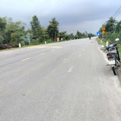 Bán đất 3000m2 có 200 đất ở phù hợp làm nhà xưởng đường trước mặt 20m