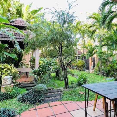 Đất giữa khu dân cư đông đúc .ở xa nên bán lại