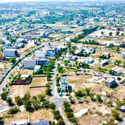 Lô 2 mặt tiền đường lớn 34m, cạnh đại học FPT