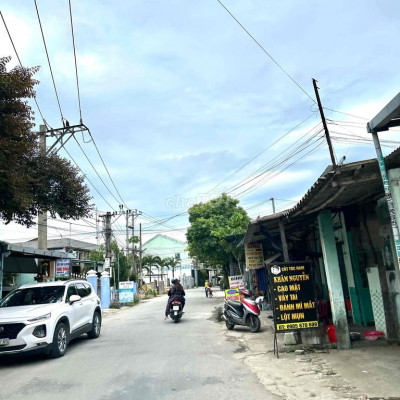 Đất ngộp ngân hàng 209m2  mặt tiền 7m5 còn 8xx