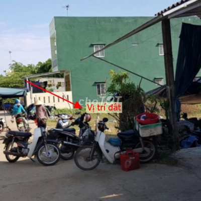 Bán đất ngay trong chợ bà Bầu