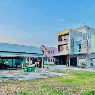 Bán lô góc chợ Bình Nguyên - 105m2 ngang 6,5m giá 1.350