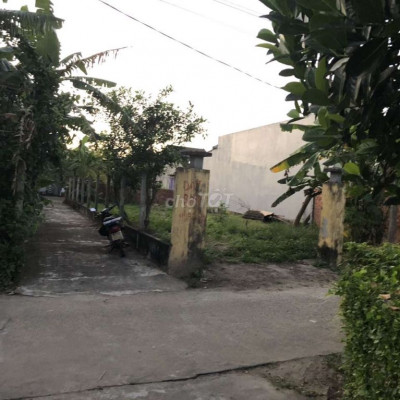 Đất thổ cư 200 m2 đã có sổ sang tên dễ dàng. Lh: o9tam3hai70733.