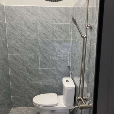 Cho thuê nhà mt Ngô Tất Tố Điện Ngọc giá rẽ gần chợ Trường học